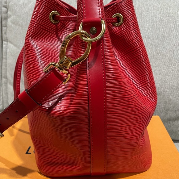 Louis Vuitton Petit Noe Epi Red - Picture 8 of 16